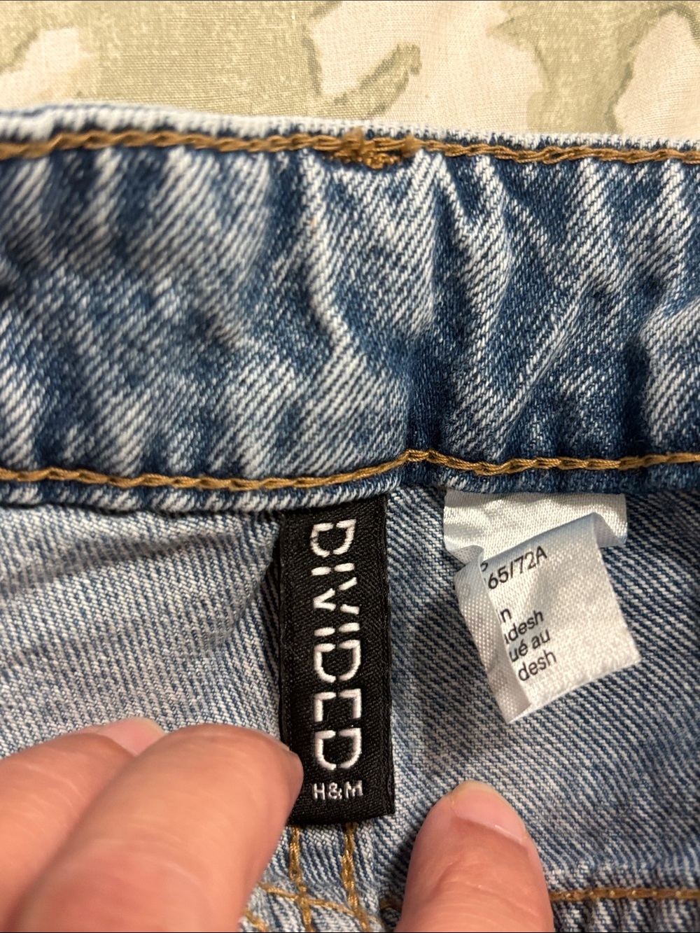 Divided Women's Light Blue Straight-Leg Jeans - Picture 3 of 8